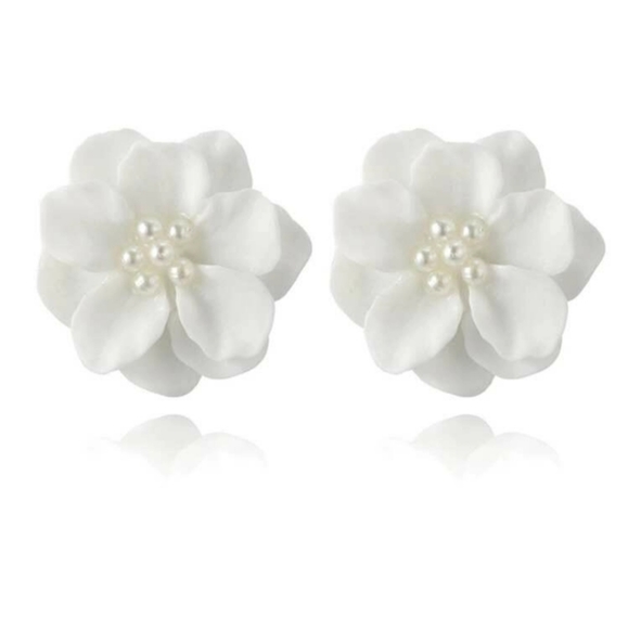 *Amora* White Flowers Earrings - Picture 4 of 4